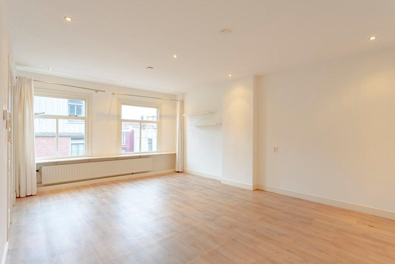 Bright Apartment in the Heart of Haarlem - Image 3