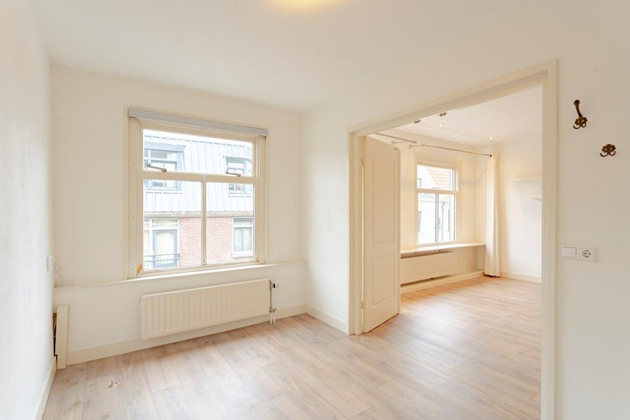 Bright Apartment in the Heart of Haarlem - Image 9