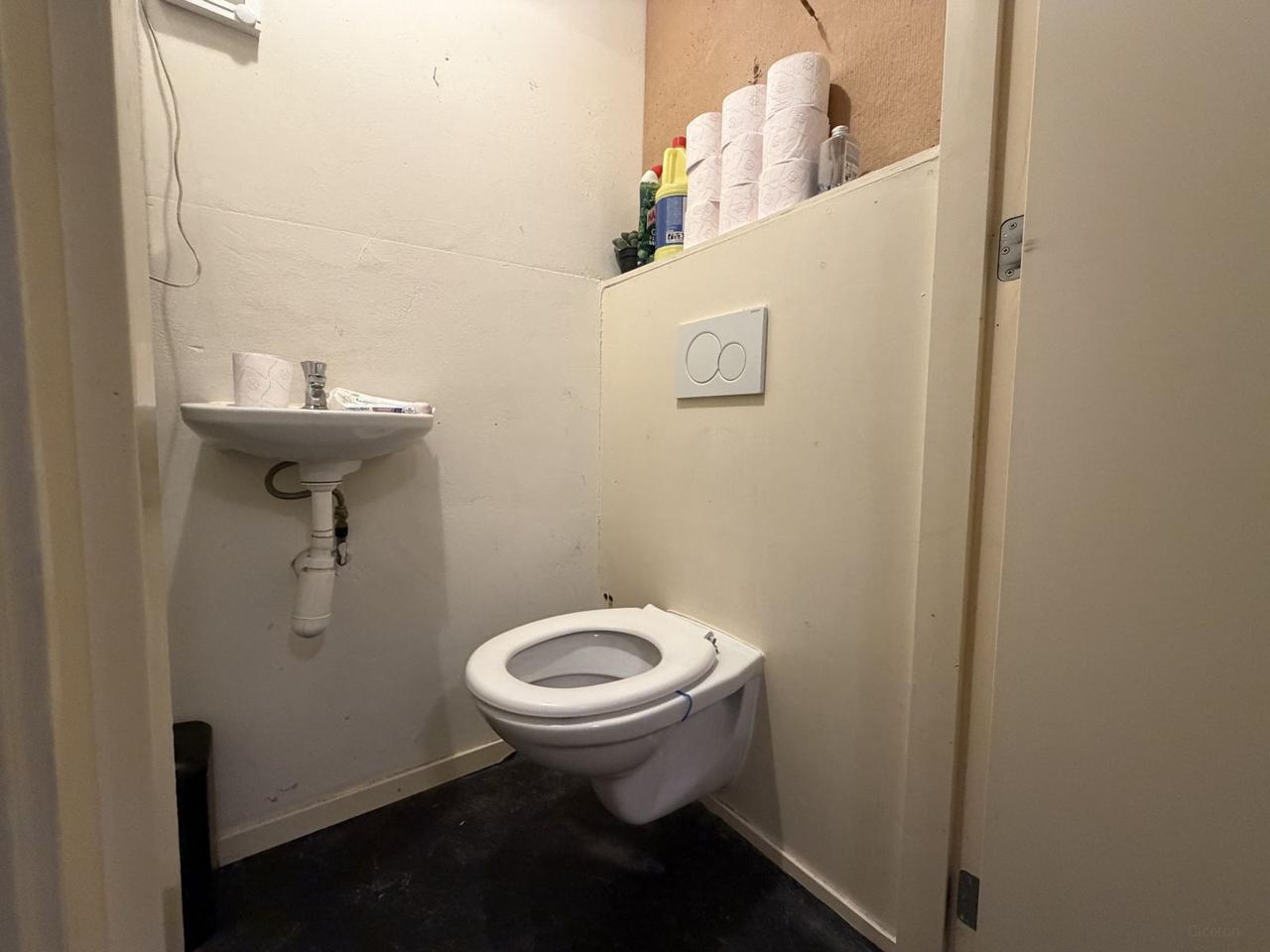 Room of 22 m² with private kitchen - Image 8