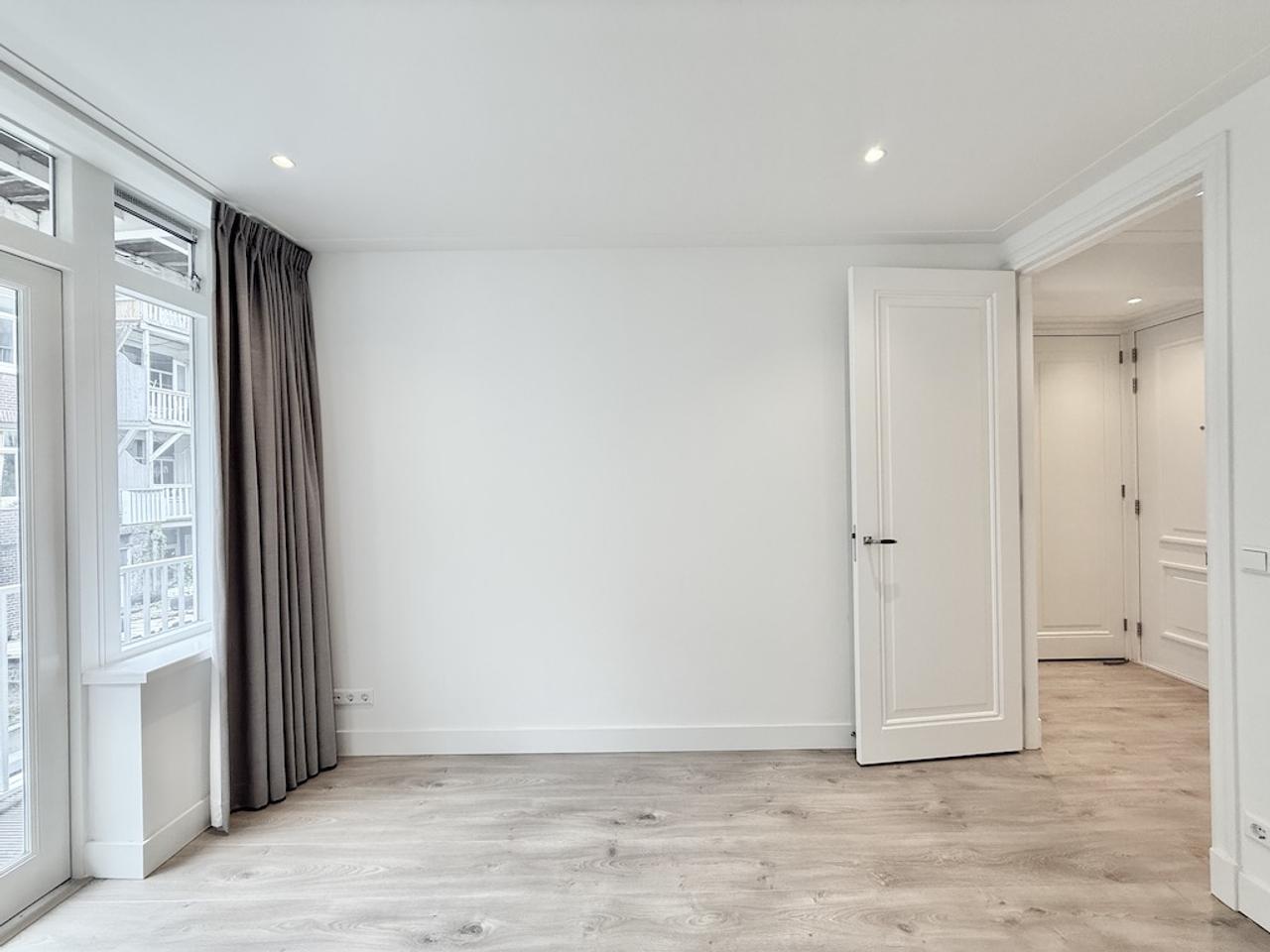 2-slaapkamer met balkon in De Pijp - Afbeelding 7