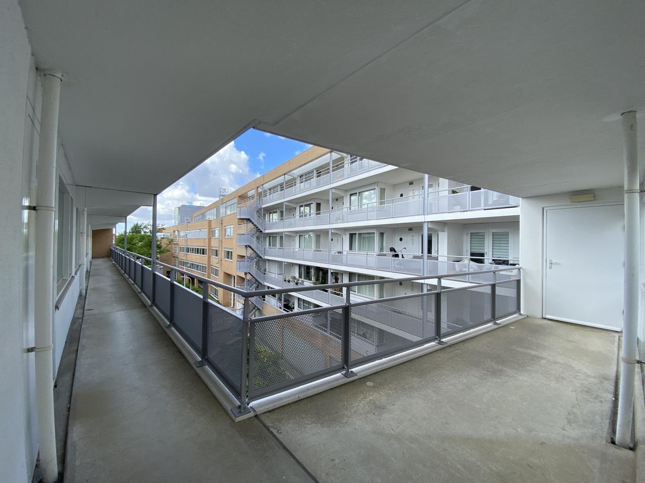 90 m² appartement met 2 balkons in centrum - Afbeelding 2