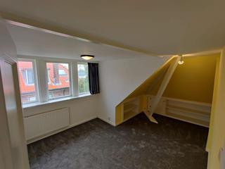 Semi-detached house with garden and garage - Image 15