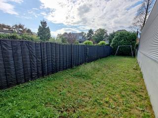 Semi-detached house with garden and garage - Image 19