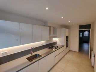 Semi-detached house with garden and garage - Image 7