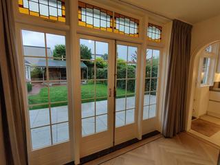 Semi-detached house with garden and garage - Image 6