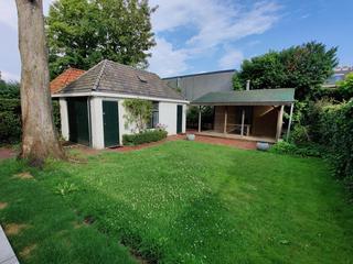 Semi-detached house with garden and garage - Image 18