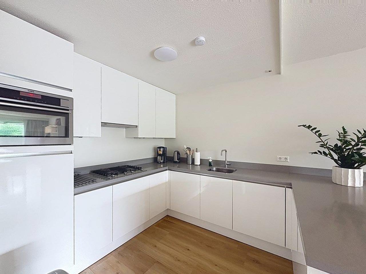 Gemeubileerd 3-kamerappartement met balkon - Afbeelding 5