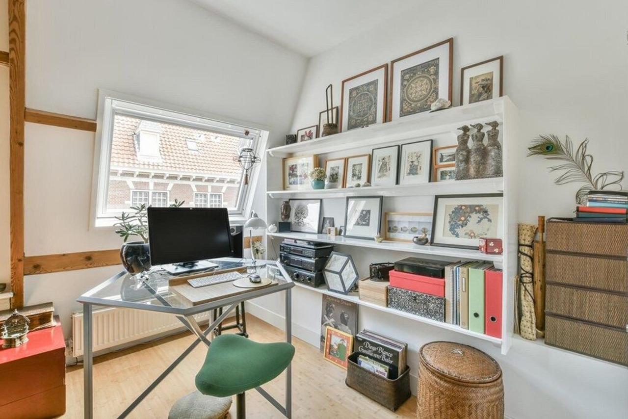 110m² upper-floor apartment with roof terrace - Image 15