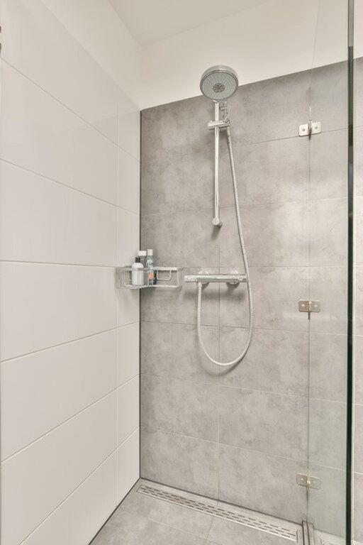 110m² upper-floor apartment with roof terrace - Image 21