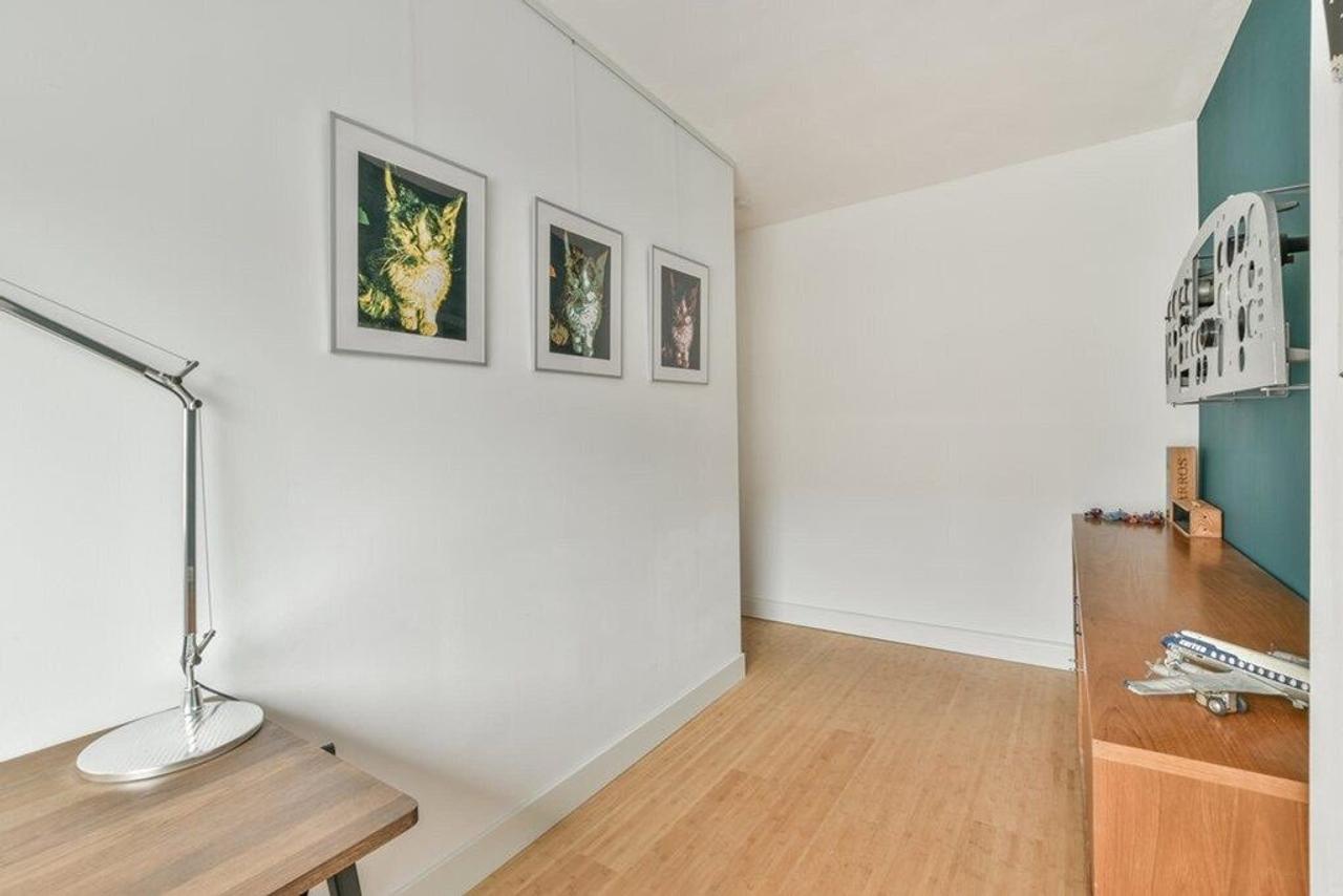 110m² upper-floor apartment with roof terrace - Image 24