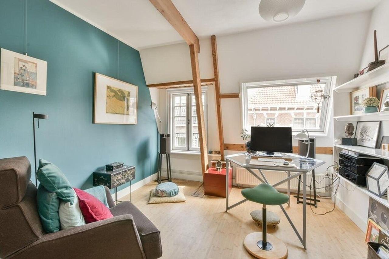 110m² upper-floor apartment with roof terrace - Image 14