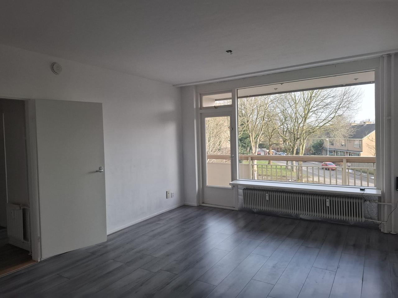 56 m² studentenwoning met balkon in Paddepoel - Afbeelding 2