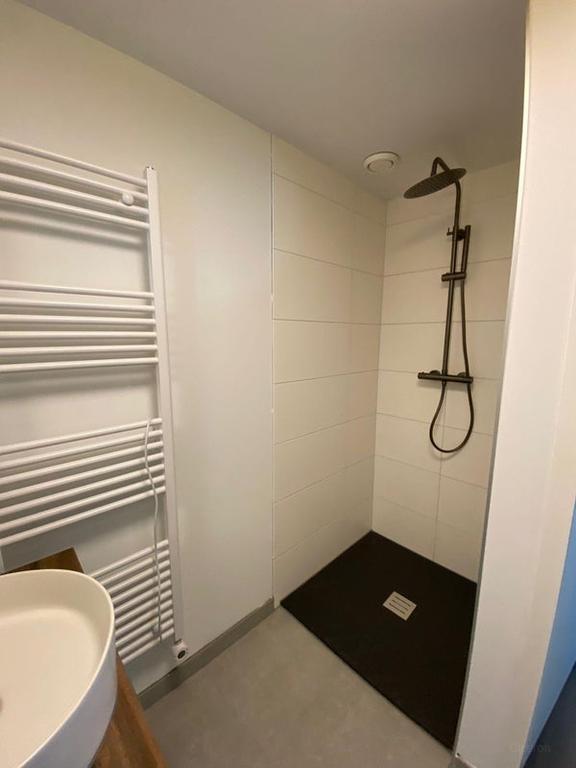 Furnished 1-bedroom apartment with balcony - Image 5