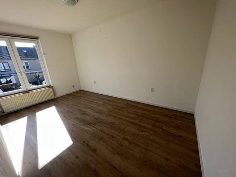 Vernieuwde tussenwoning met tuin op het zuiden in Heugem - Afbeelding 15