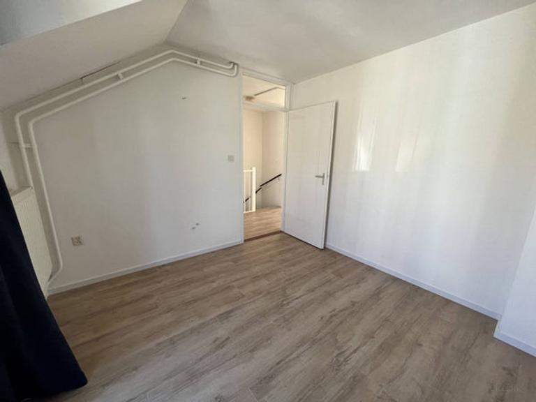 Vernieuwde tussenwoning met tuin op het zuiden in Heugem - Afbeelding 13