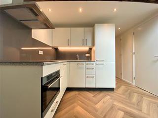 Furnished apartment on the Markt - Image 7
