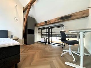 Furnished apartment on the Markt - Image 12