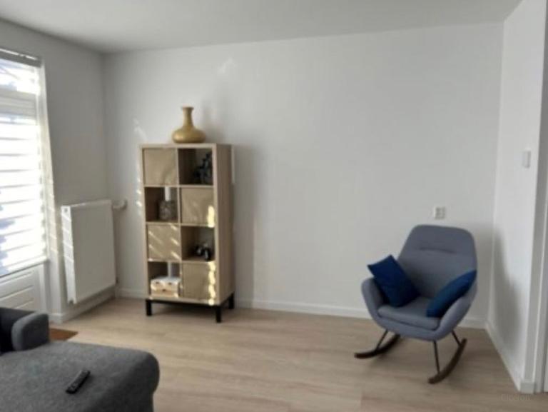 Hoekwoning met tuin naast supermarkt - Afbeelding 6