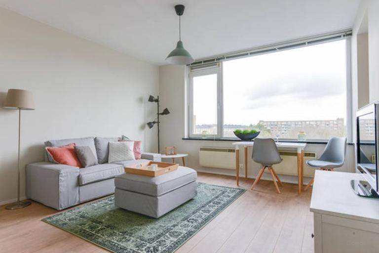 Gemeubileerd 2-kamerappartement met balkon - Afbeelding 3