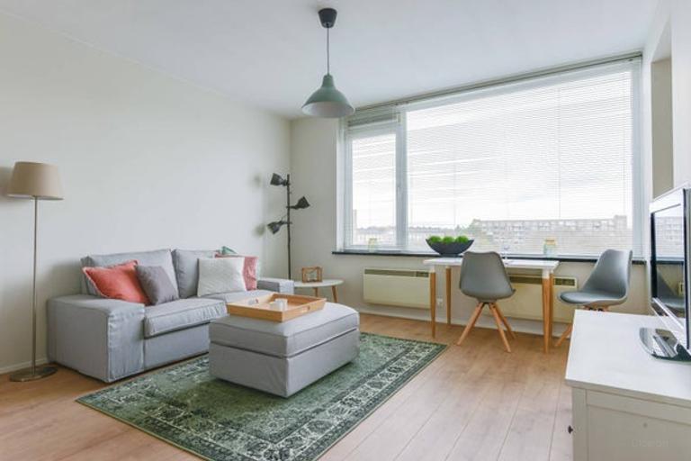 Gemeubileerd 2-kamerappartement met balkon - Afbeelding 4