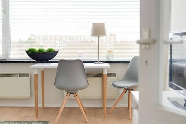 Gemeubileerd 2-kamerappartement met balkon - Afbeelding 13