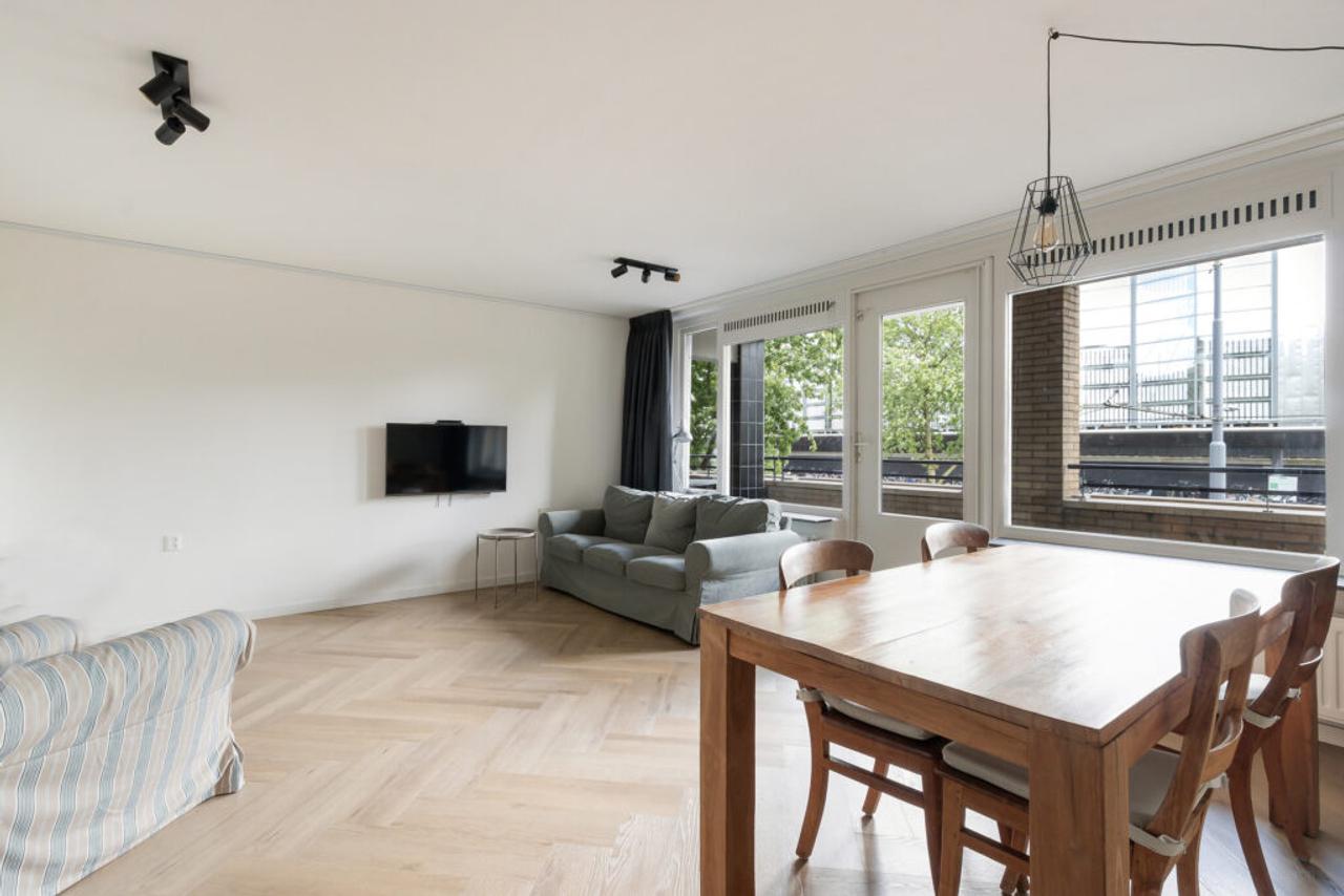 81 m² apartment near CS with balcony - Image 2