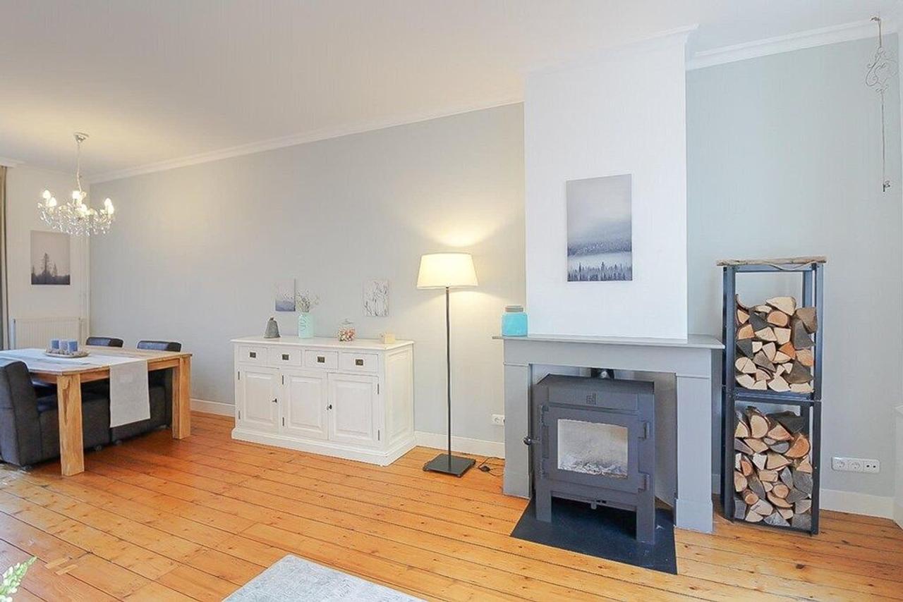 City House with Sunny Roof Terrace - Image 4