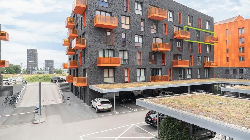Licht 2-slaapkamerappartement met balkon - Afbeelding 1