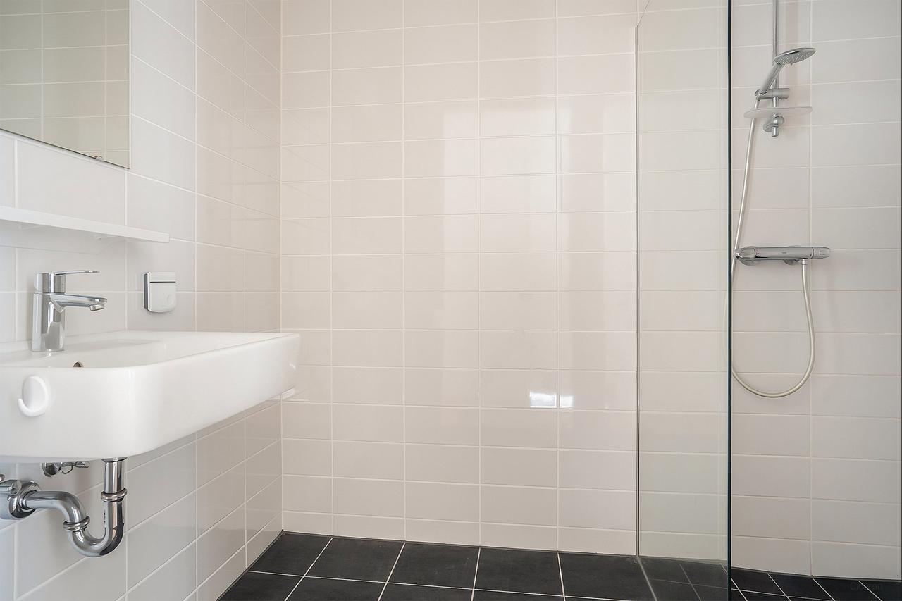 Licht 2-slaapkamerappartement met balkon - Afbeelding 18