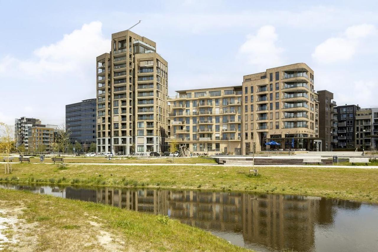 3-kamerappartement met balkon in Diemen - Afbeelding 1