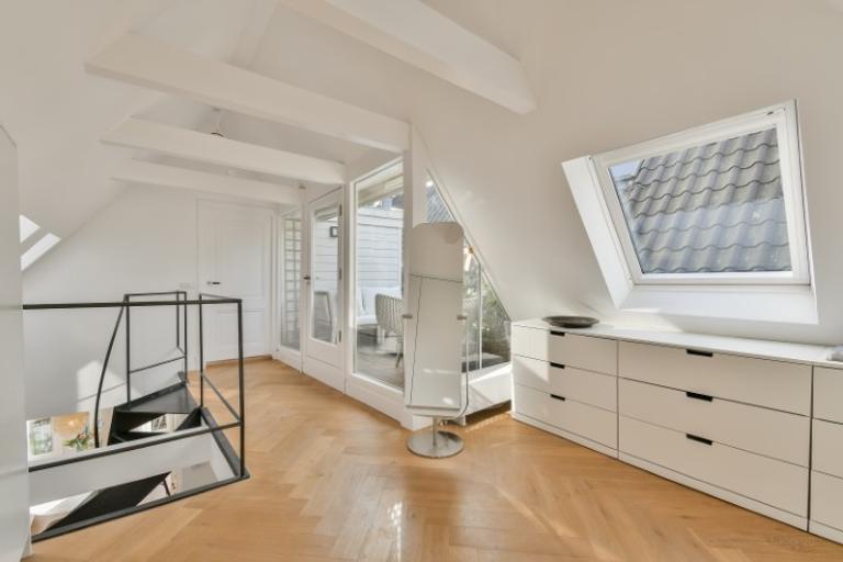 Licht 2-laags appartement met terras - Afbeelding 14