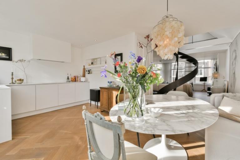 Licht 2-laags appartement met terras - Afbeelding 5
