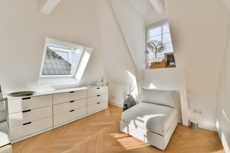 Licht 2-laags appartement met terras - Afbeelding 13