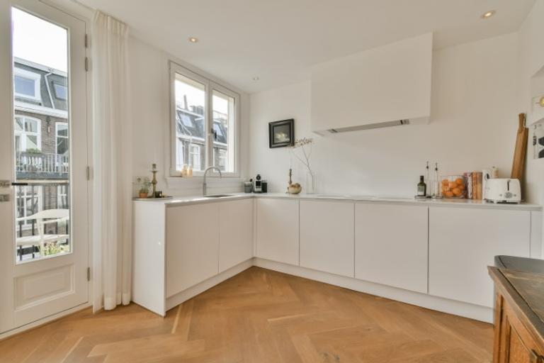 Licht 2-laags appartement met terras - Afbeelding 7