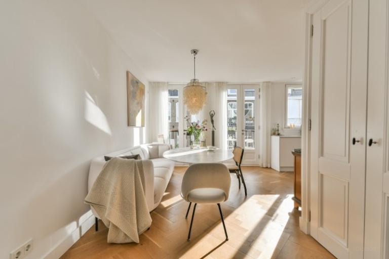 Licht 2-laags appartement met terras - Afbeelding 4