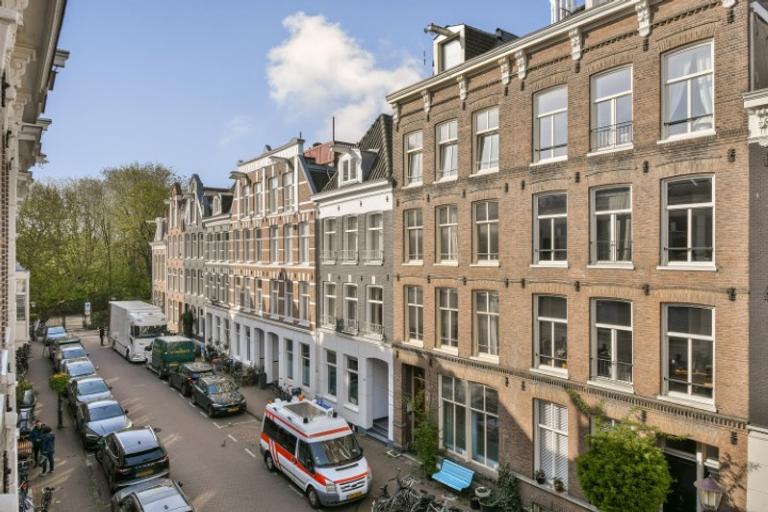 Licht 2-laags appartement met terras - Afbeelding 3