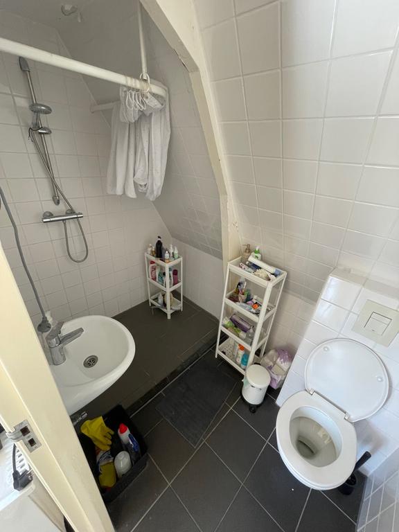 Kamer van 9m² met balkon aan de Hereweg - Afbeelding 8