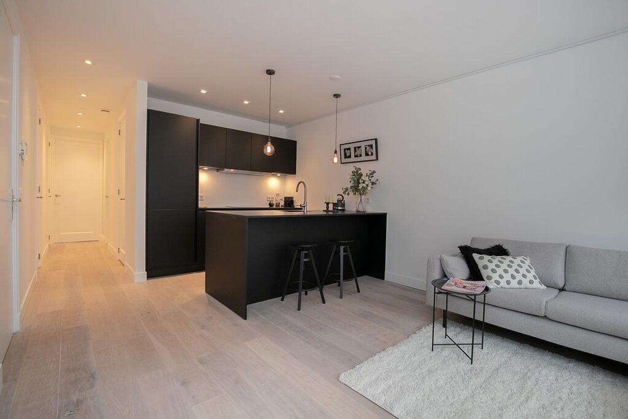 58 m² met balkon in De Pijp - Afbeelding 1