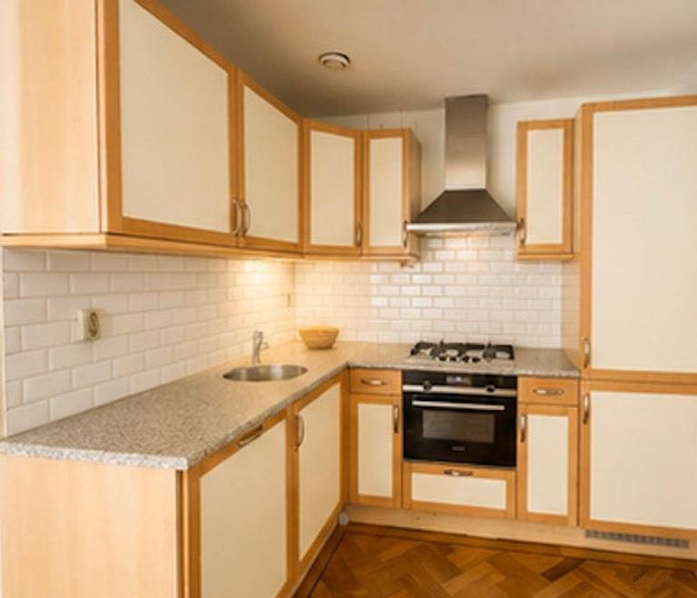 Licht 63m2 appartement met eiken vloer in De Pijp - Afbeelding 2