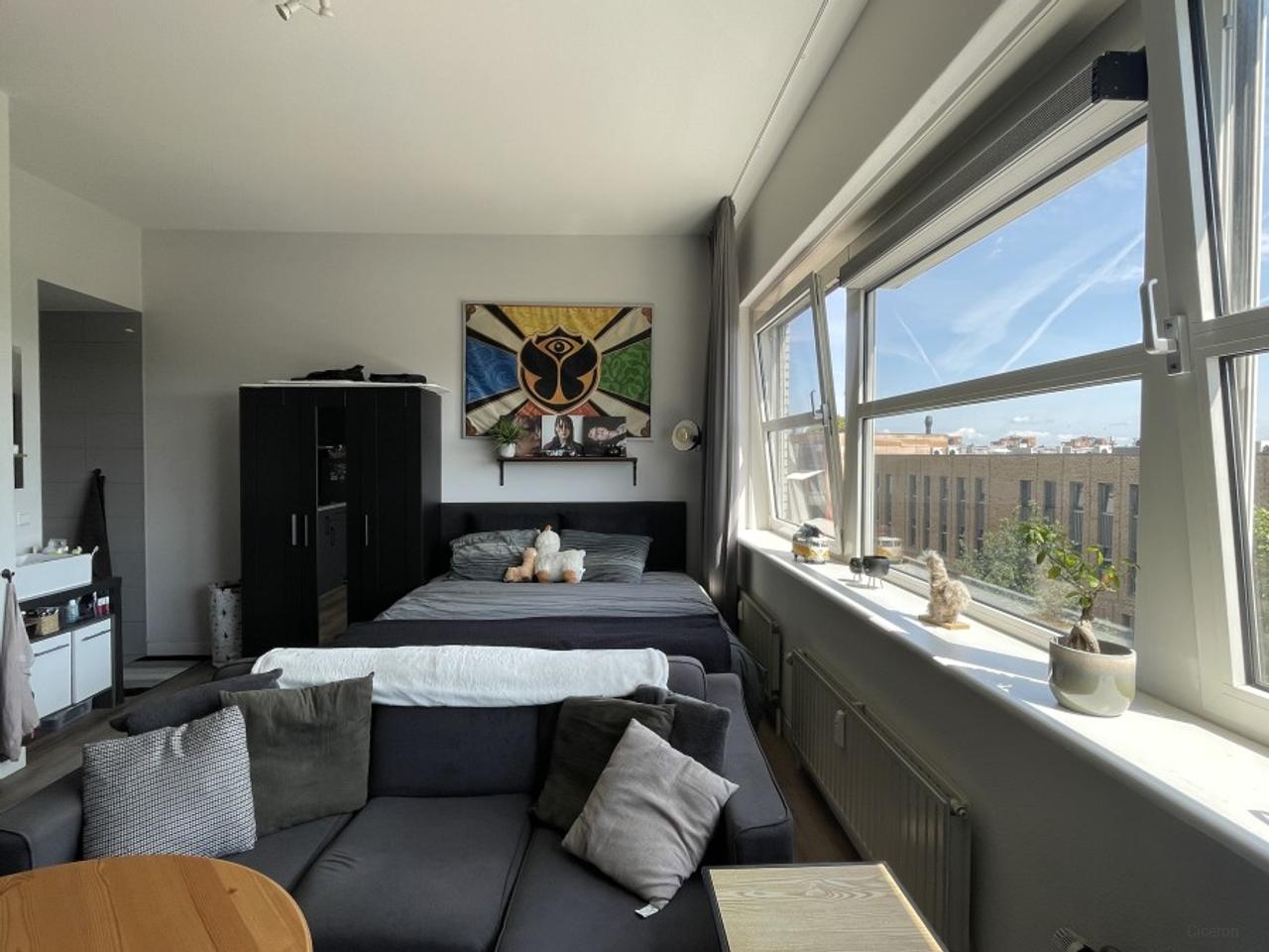 Studio in city center with roof terrace - Image 3