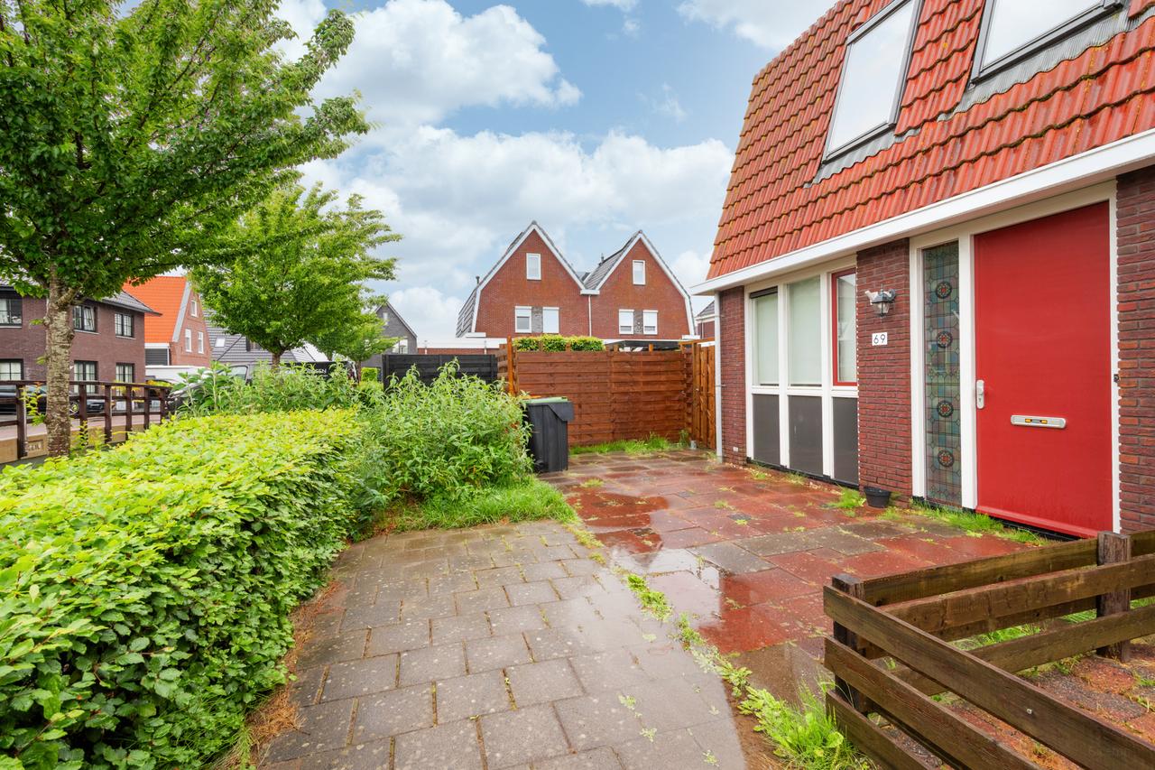Hoekwoning met 12 zonnepanelen - Afbeelding 1