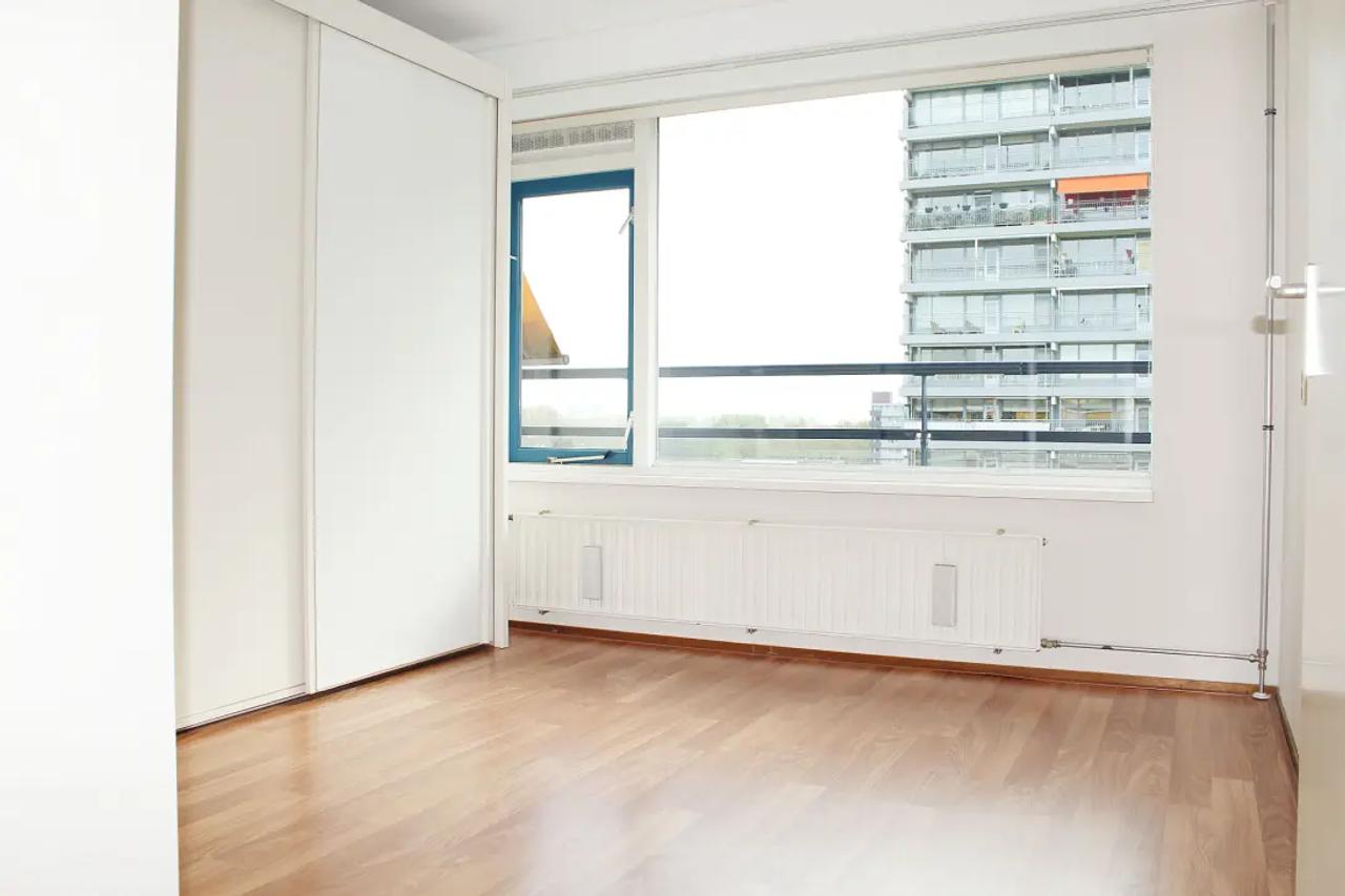 3-room senior apartment on the 7th floor - Image 3