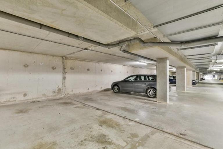 Aan het water met parking op Java-eiland - Afbeelding 14