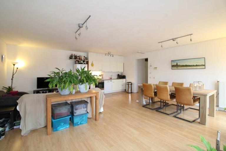 Gemeubileerd 3-kamerappartement met parkeerplek - Afbeelding 3