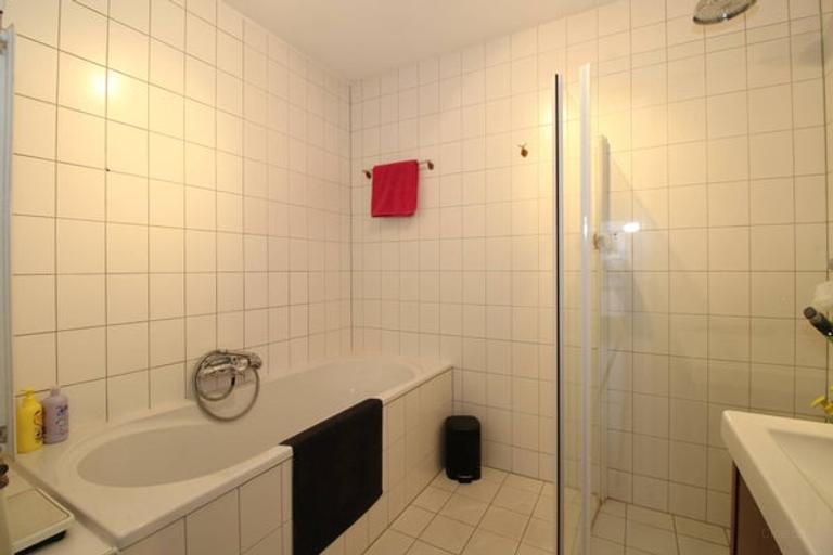 Gemeubileerd 3-kamerappartement met parkeerplek - Afbeelding 6