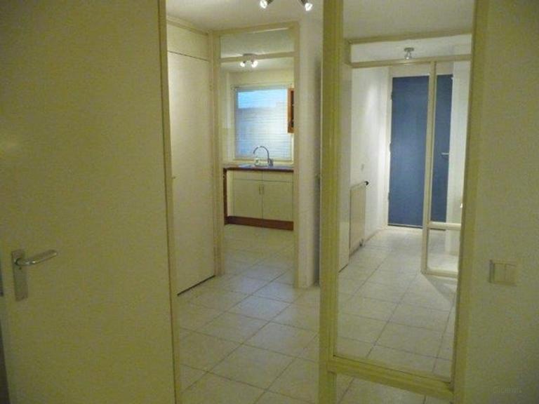 Furnished 3-room apartment in Almere Stad - Image 14