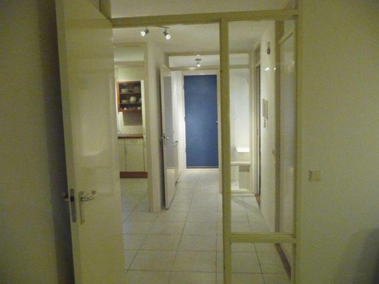Furnished 3-room apartment in Almere Stad - Image 4