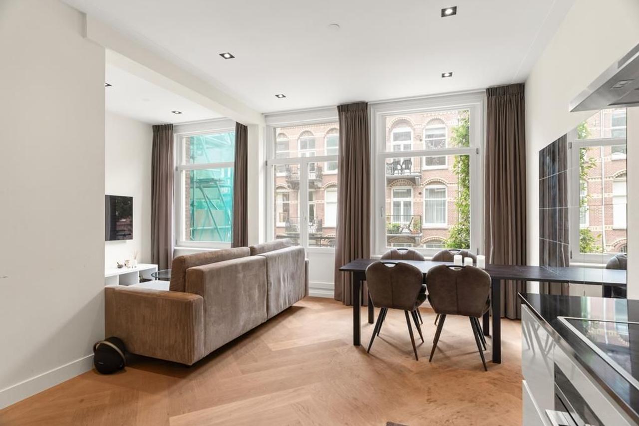 Licht 3-kamerappartement met balkon - Afbeelding 1