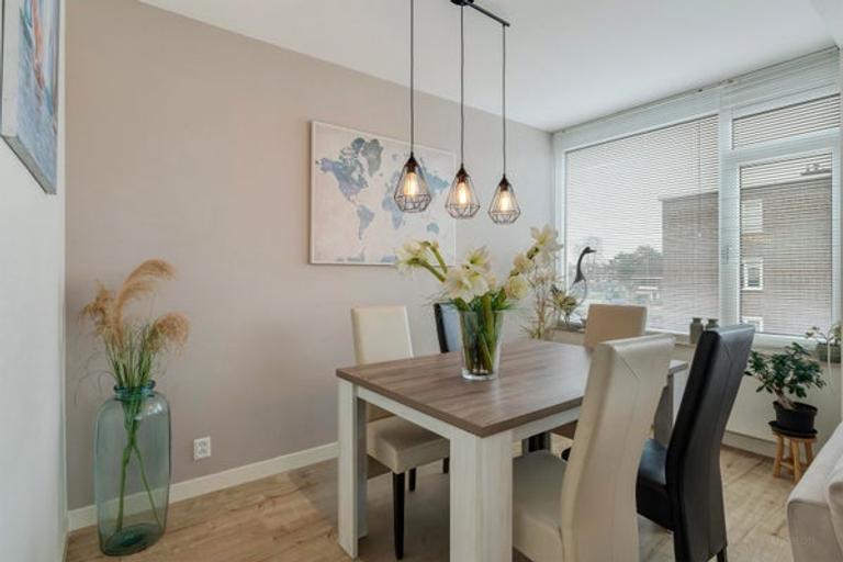 Gemeubileerd 3-kamerappartement met balkon - Afbeelding 9