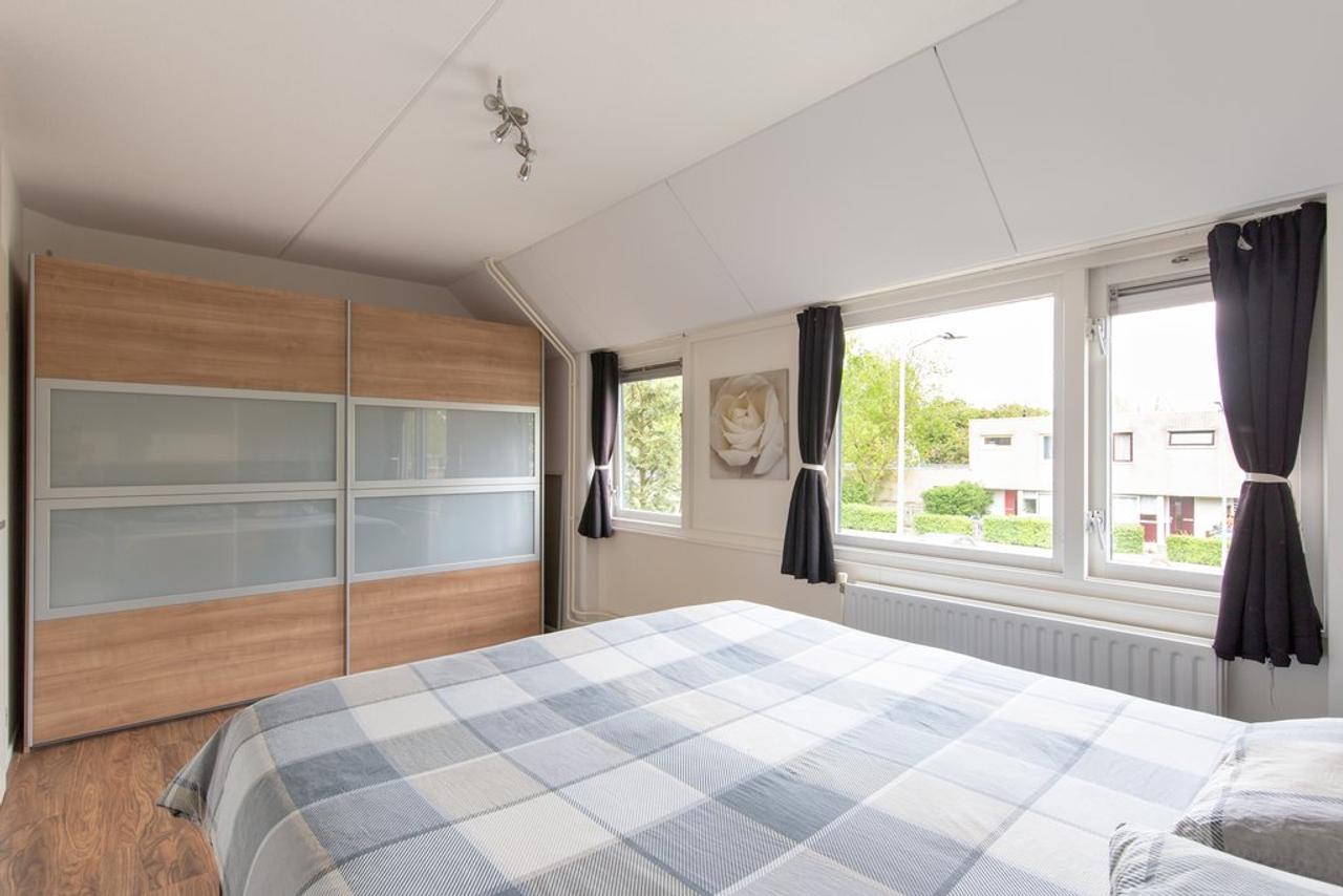 4-slaapkamer woning met tuin in Almere - Afbeelding 9